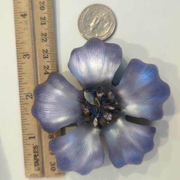 Alexis Bittar, lucite, Flower Pin Brooch - Picture 4 of 9
